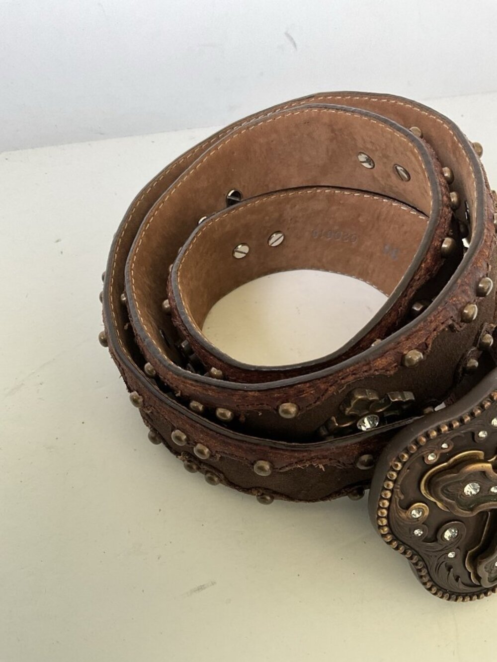 Justin Boots Brown Leather Studded Belt Rhinestone Cross Buckle Western Size 36 - Picture 4 of 6